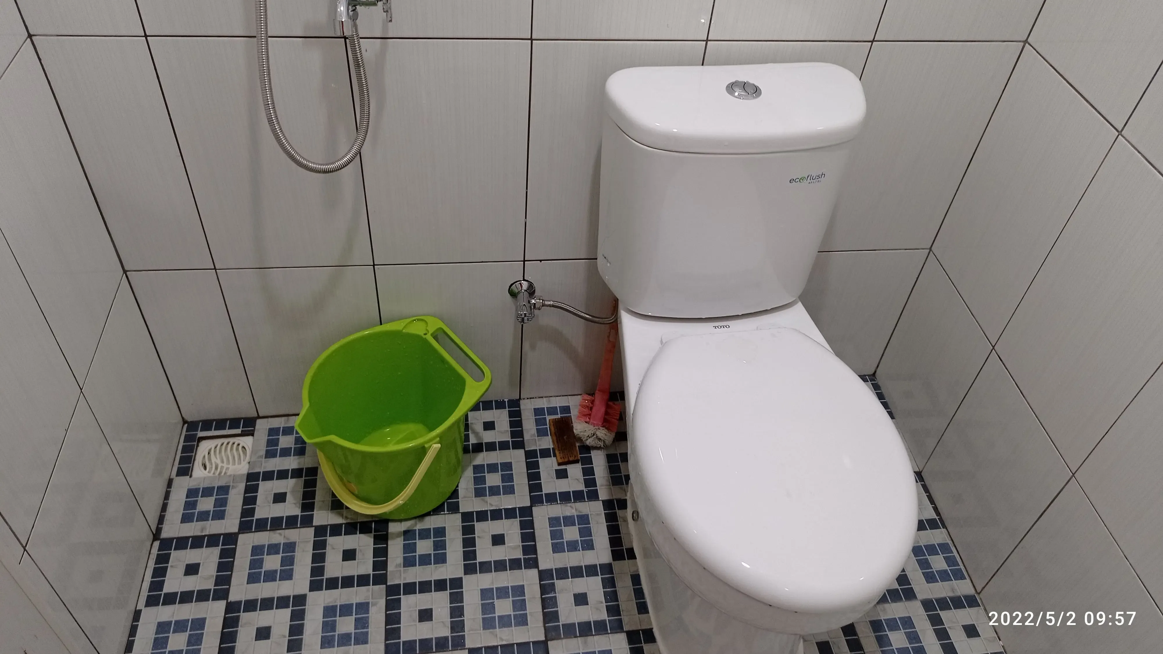 Foto Kamar L (Deluxe Room)  Kost Surabaya